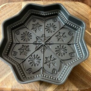 Nordic Ware Shortbread Pan